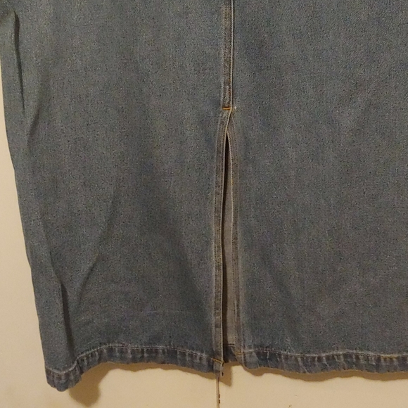 Women's Jean Skirt - Picture 3 of 6